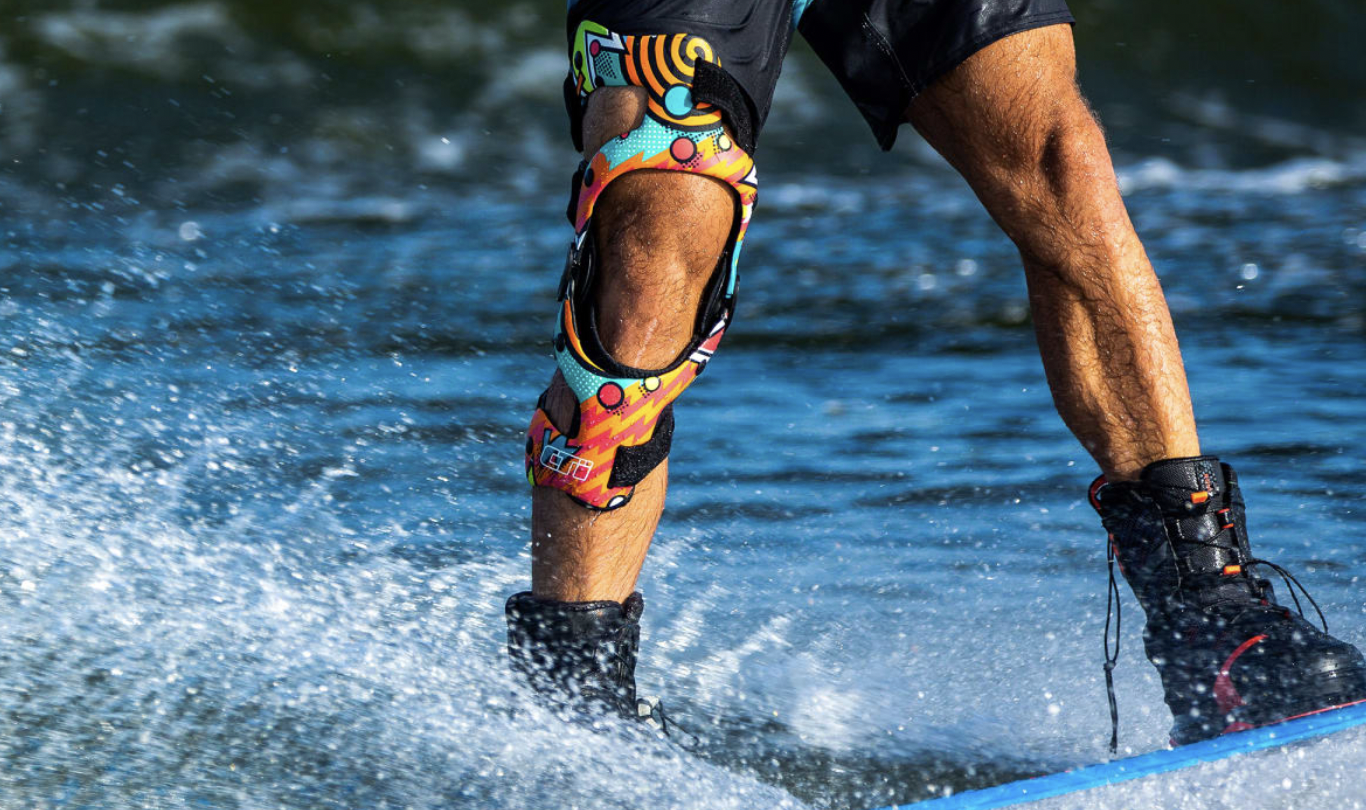 sporty wodne – z dobrą ortezą kolanową